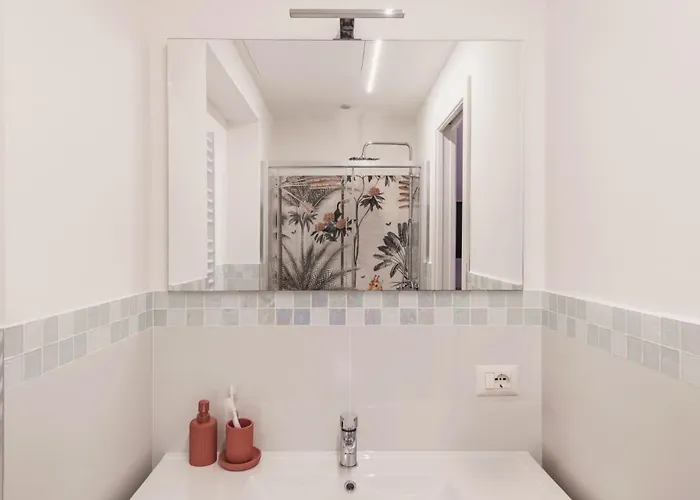 The Rent - Modern Two-bedroom Near Termini Apartamento