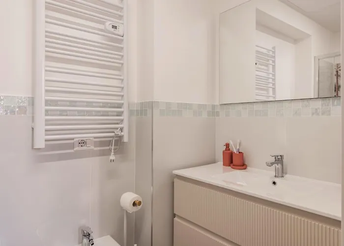 The Rent - Modern Two-bedroom Near Termini Appartement Rome