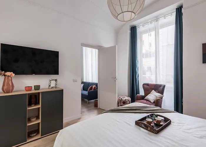 The Rent - Modern Two-bedroom Near Termini *