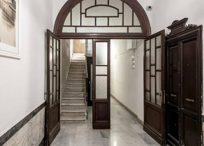 The Rent - Modern Two-bedroom Near Termini